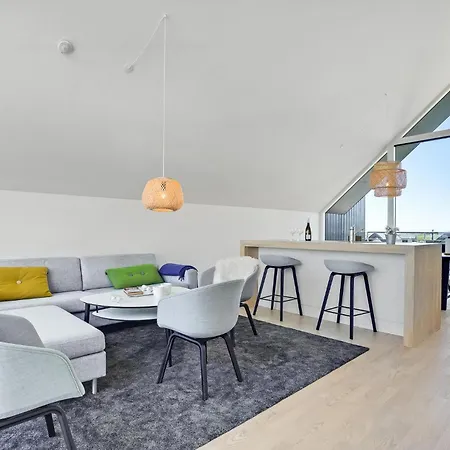 4 Bedroom Stunning In * スケーエン